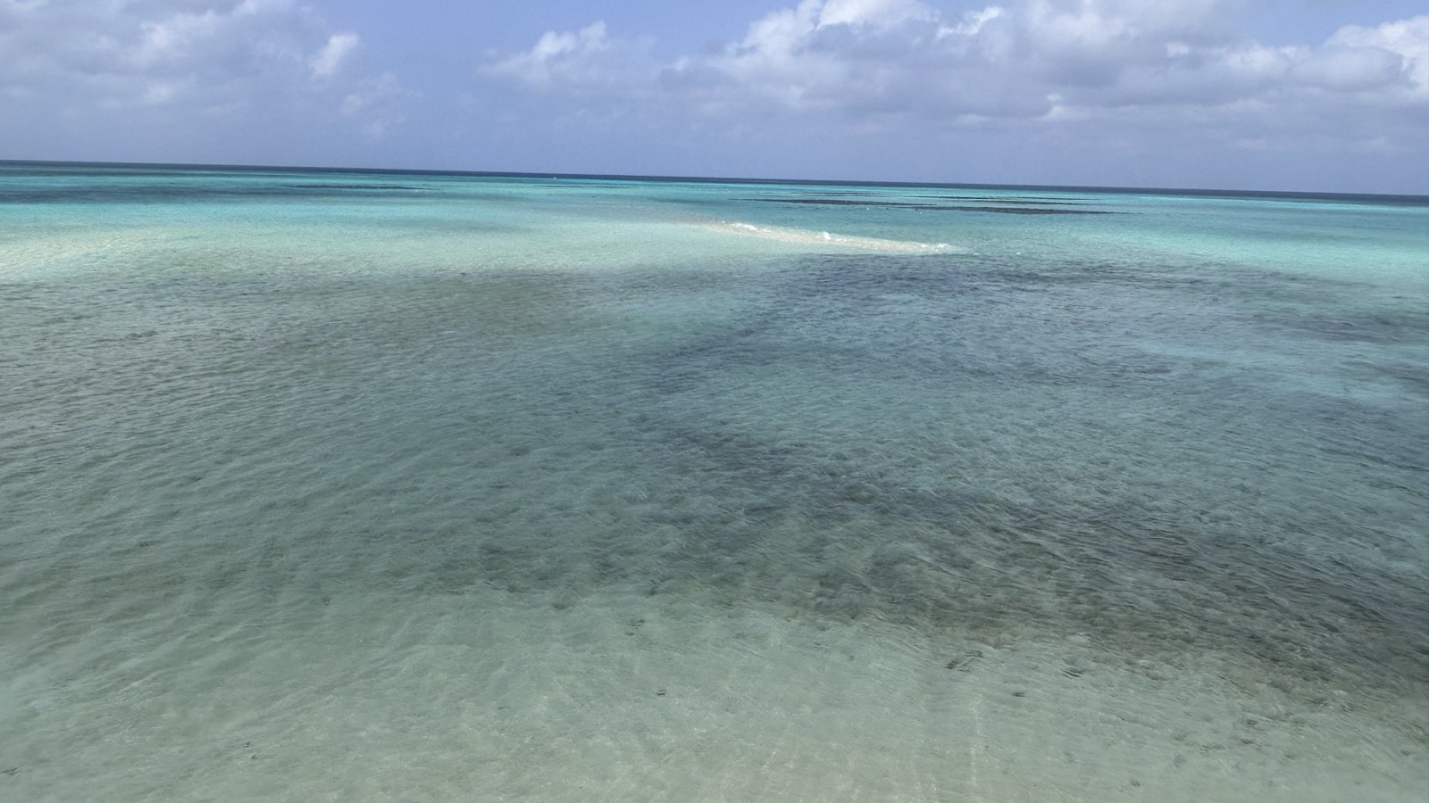 宮古島の青い海